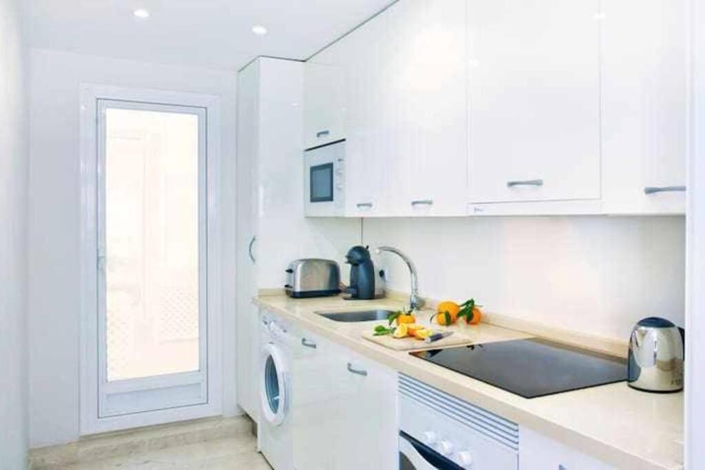 Best Location Apartment In Marbella. Beachfront!! Luaran gambar